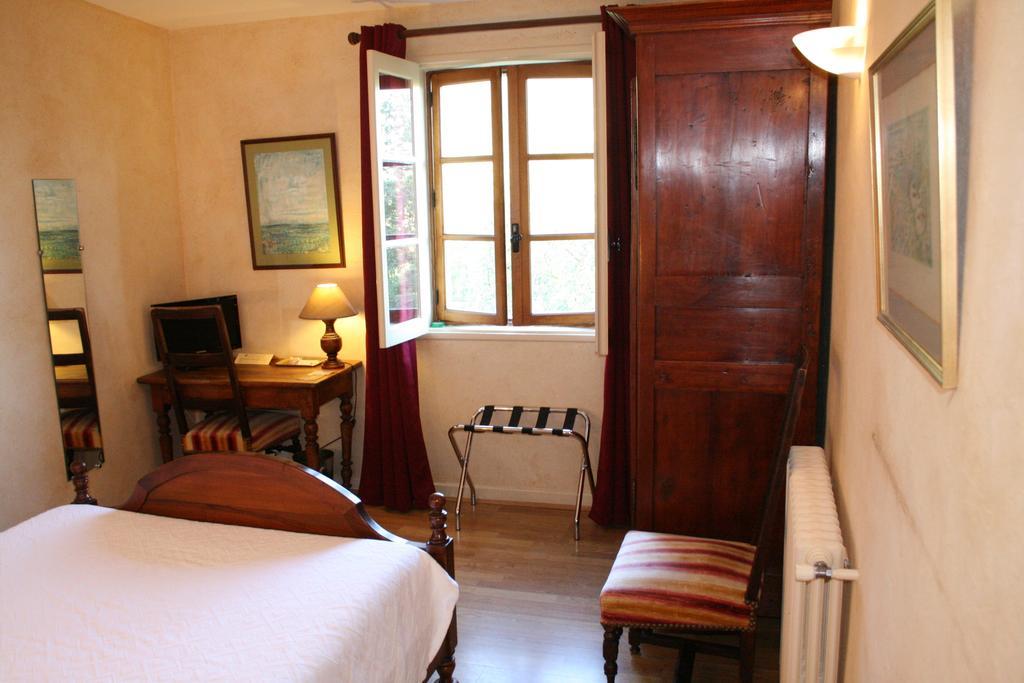 Logis Hotel Les Hospitaliers Le Poët-Laval Quarto foto